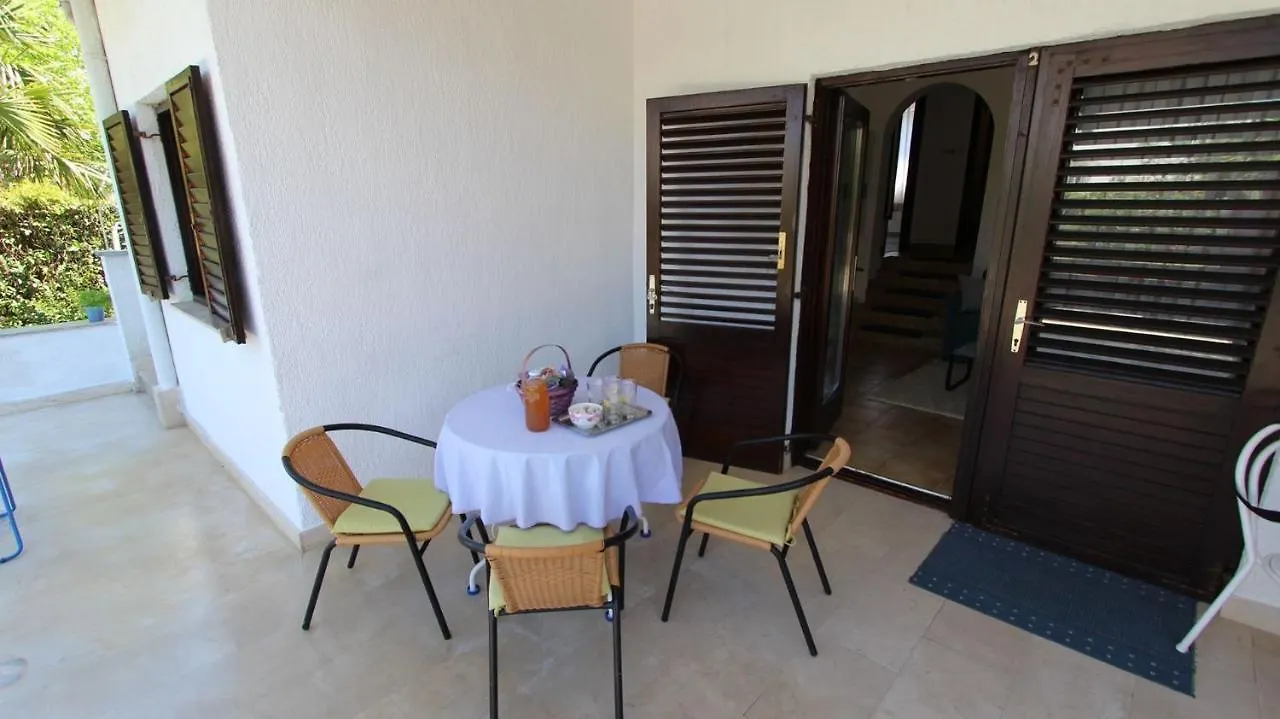 ונטאצ'יצ'י Apartments Miro 0*,  קרואטיה