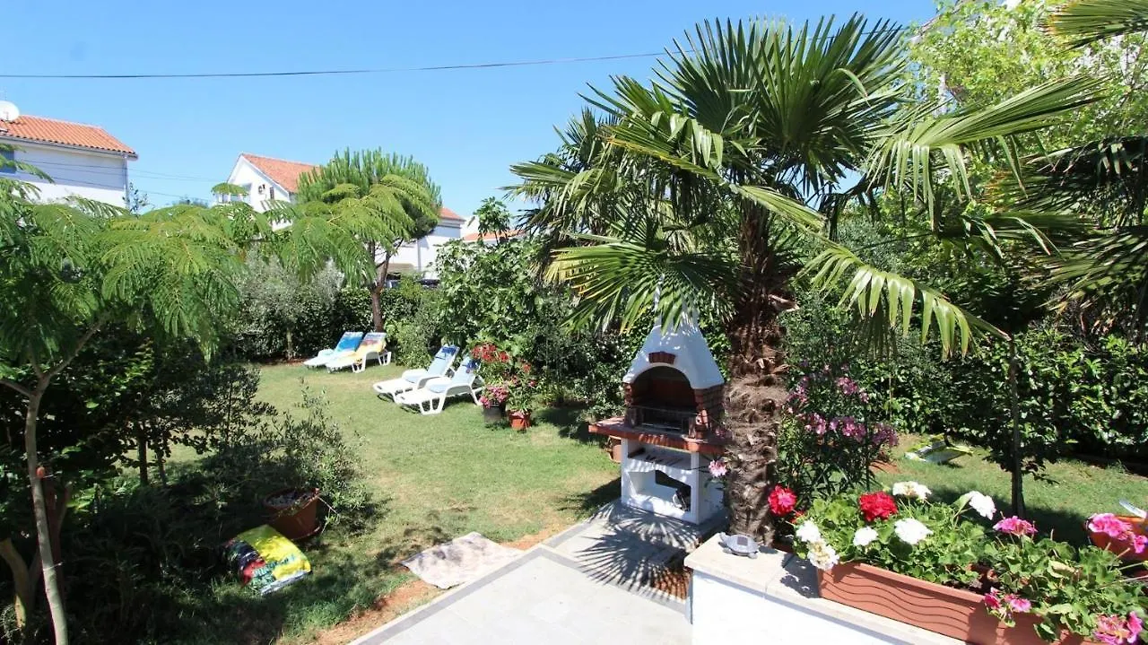 בית הארחה ונטאצ'יצ'י Apartments Miro קרואטיה