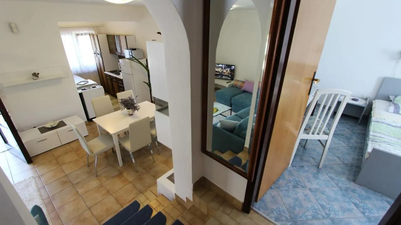ונטאצ'יצ'י Apartments Miro קרואטיה